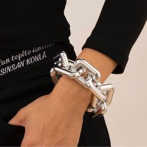 Reserve - ❀ Ladies Silver Chunky Chainlink Bracelet. Brand New!